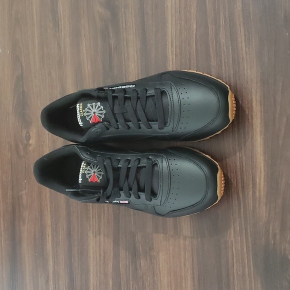 NWT Mens Classic Leather Reebok Running Sneakers - Picture 2 of 5